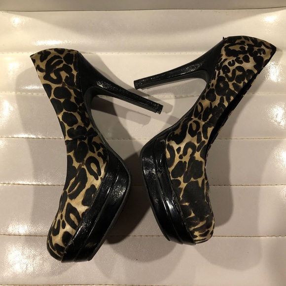 LE CHATEAU cheetah heels! - Picture 2 of 6